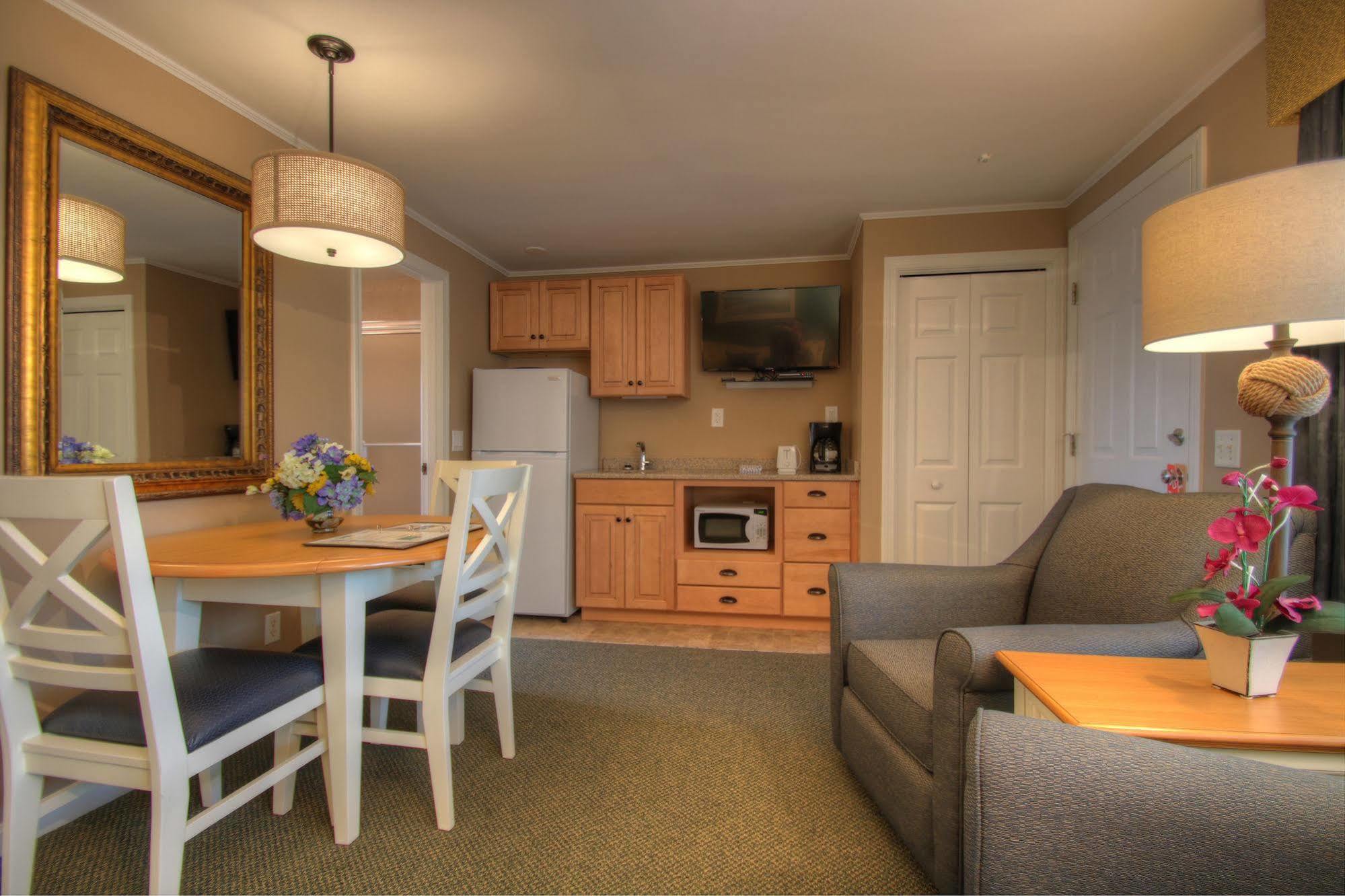 Colonial Acres Resort West Yarmouth Bagian luar foto