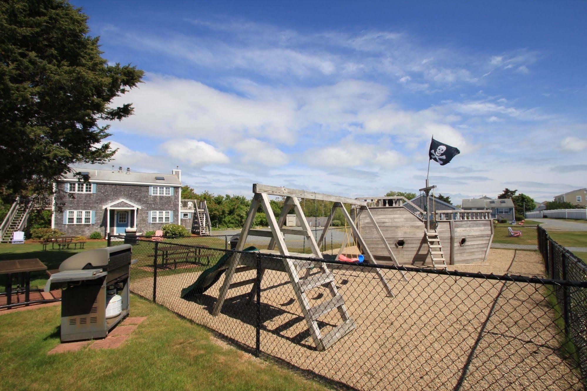 Colonial Acres Resort West Yarmouth Bagian luar foto