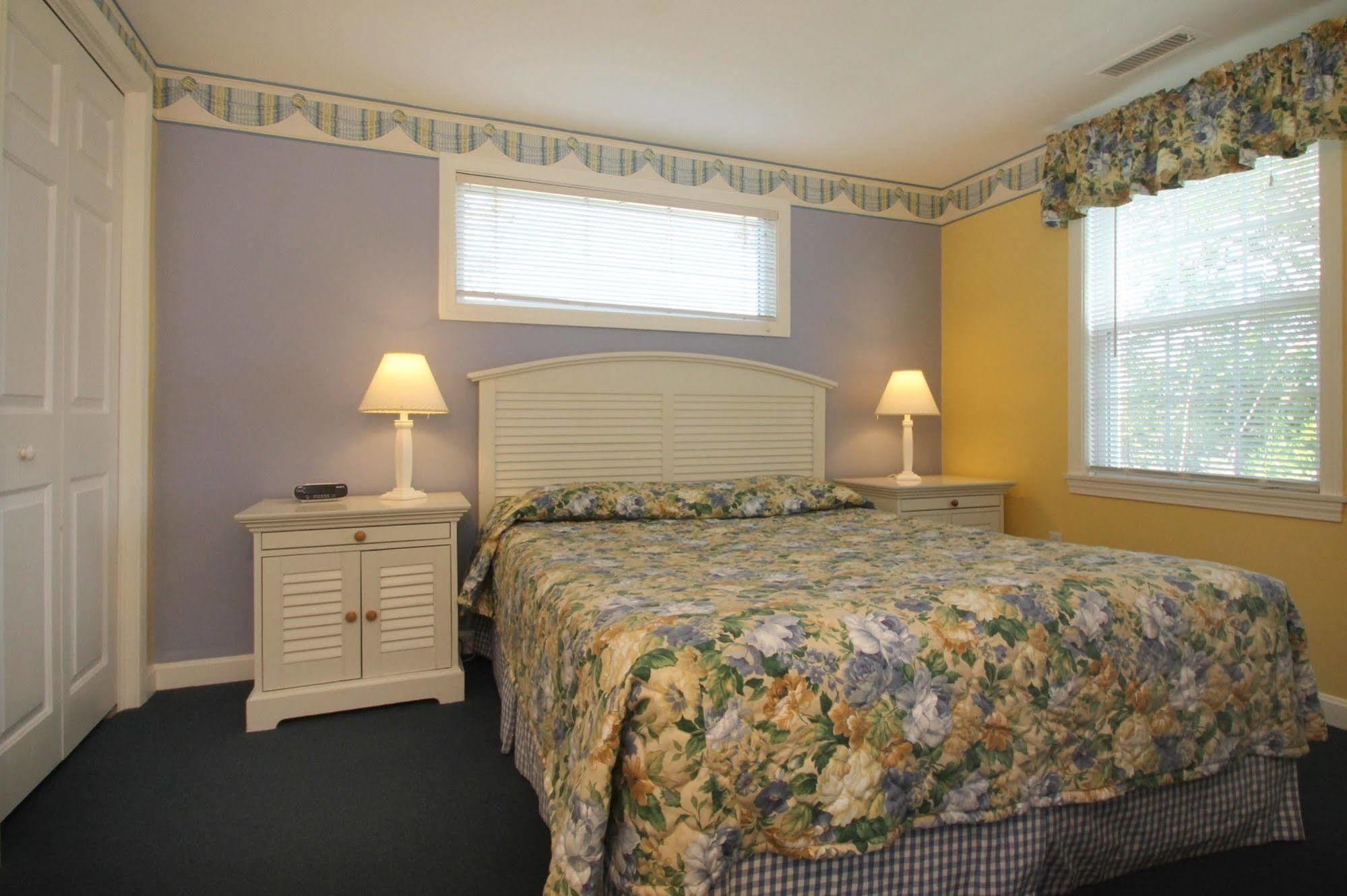 Colonial Acres Resort West Yarmouth Bagian luar foto