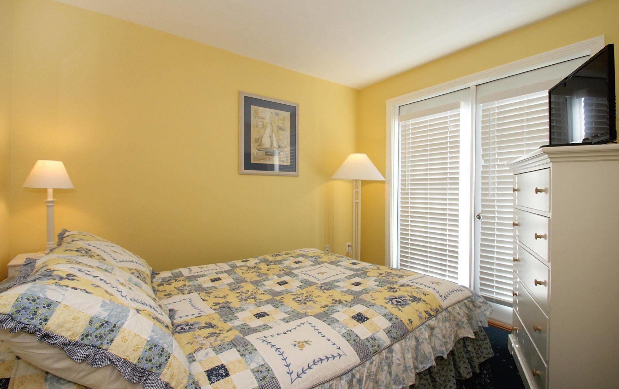 Colonial Acres Resort West Yarmouth Bagian luar foto
